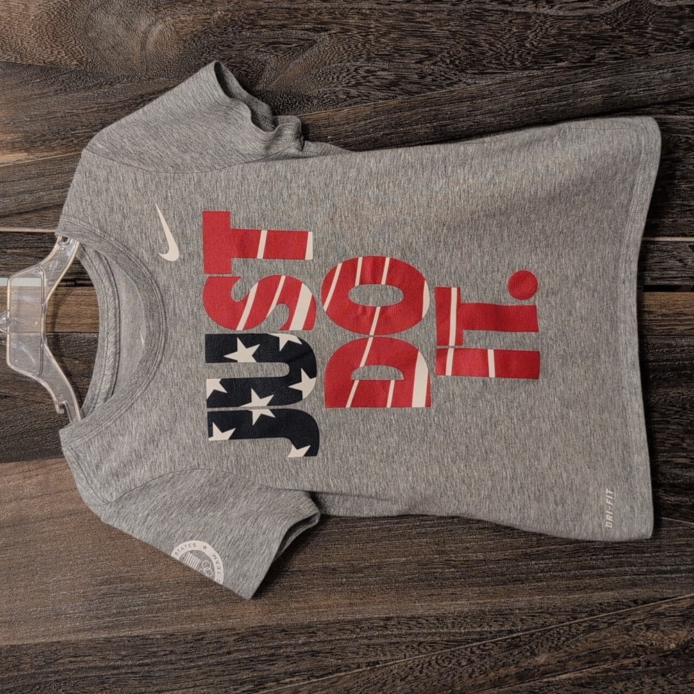 Girls Nike gray logo print Olympic seal t-shirt size S